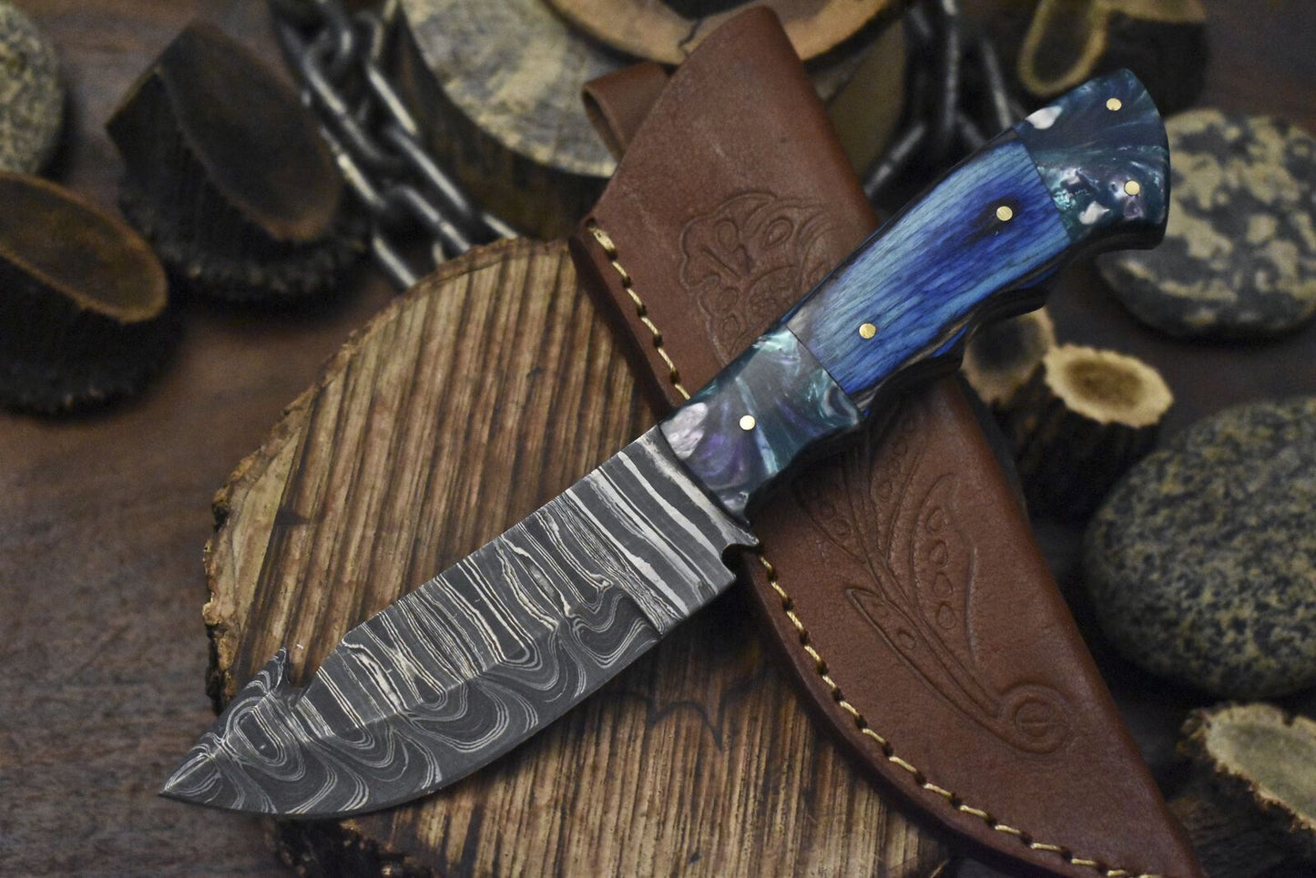 Twist Damascus Gut Hook Skinner Knife with Hardwood Handle – Handmade Hunting Gift Blade