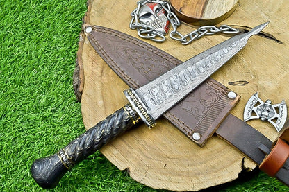 13.5" Premium Damascus Bowie Knife – Hardwood Handle with Leather Sheath