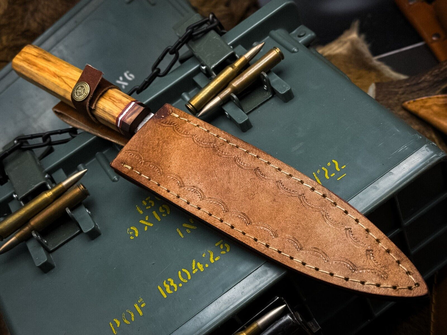 Handmade Damascus Steel Kitchen Chef Knife – Wood Handle, Fish Cut Blade, Leather Sheath