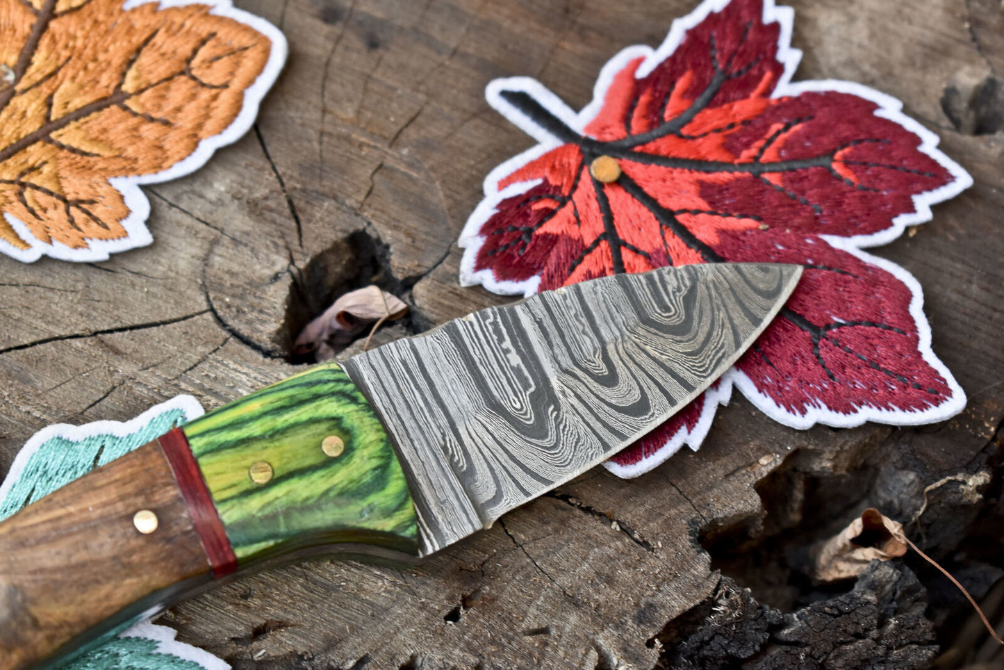 Custom Forged Damascus Skinner Knife with Twist Pattern and Hardwood Handle