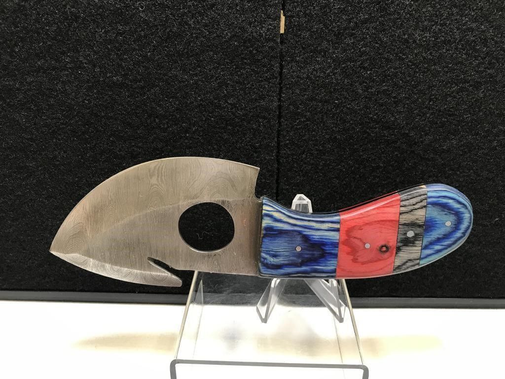 Damascus Steel Gut Hook Skinner Knife – Wooden Handle with Custom Leather Sheath