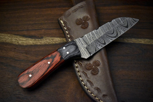 7.5 Inch Twist Damascus Skinner Knife Hardwood Handle Outdoor Sports Blade