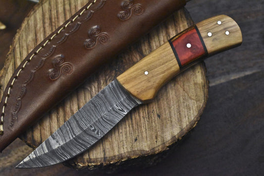7.5" Twist Damascus Skinner Knife with Hardwood Handle and Wooden Bolster – Handmade Hunting Gift Knife

