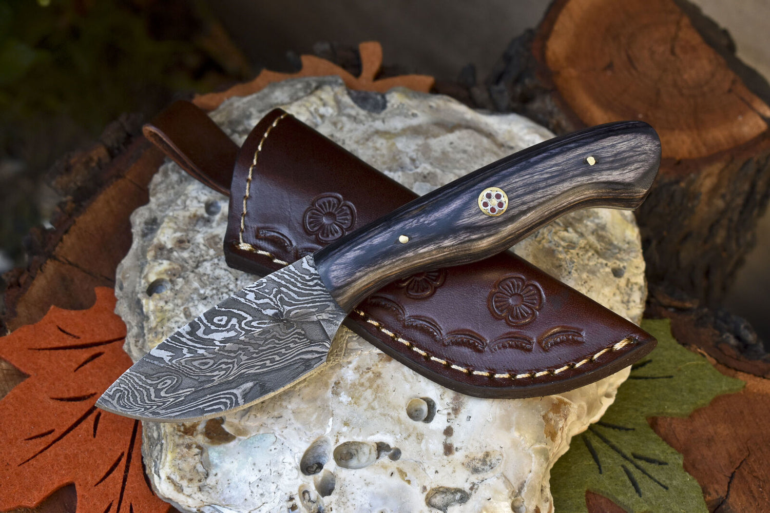 7 Inch Damascus Steel Skinner Knife – Hardwood Handle with Leather Sheath