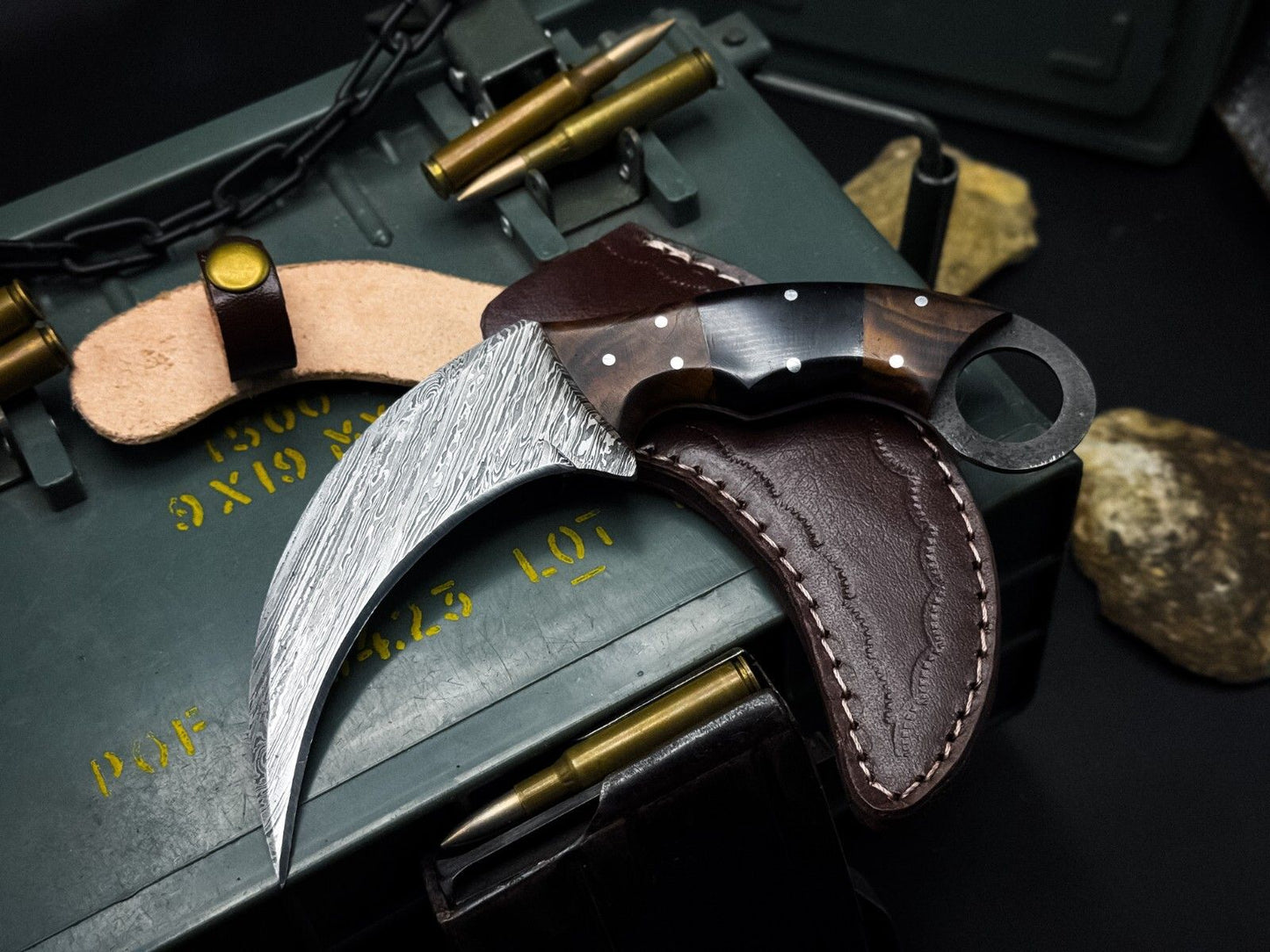 8" Custom Damascus Karambit Knife Damascus Steel Karambit with Horn and wood Handle 