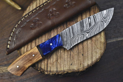 8" Custom Hand Forged Twist Damascus Skinner Knife with Hardwood Handle – Outdoor Hunting & Hiking Companion

