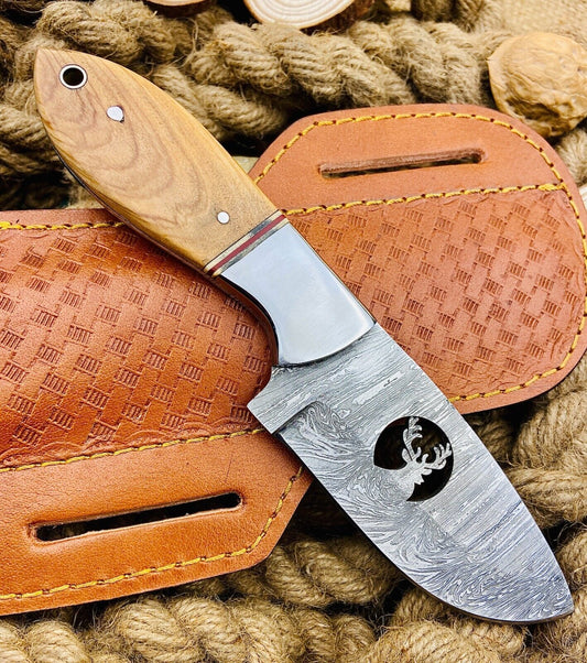 8" Custom Handmade Damascus Hunting Knife | Hand Forged Skinner with Wood Handle