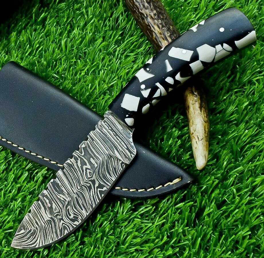 8" Custom Handmade Damascus Steel Bowie Knife – Resin Handle with Filework Spine
