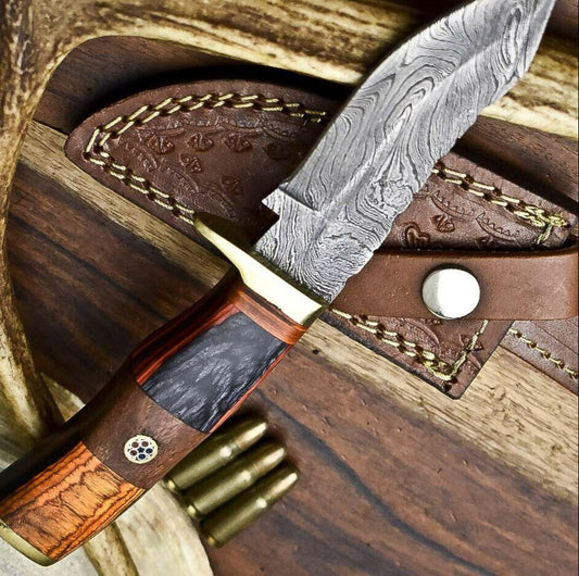 8" Damascus Steel Bowie Knife – Hardwood Handle, Custom Hunting Blade 