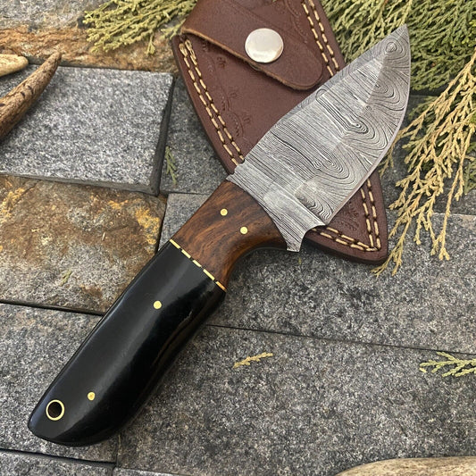  8" Damascus Steel EDC Bowie Knife – Bull Horn & Wood Handle with Leather Sheath

