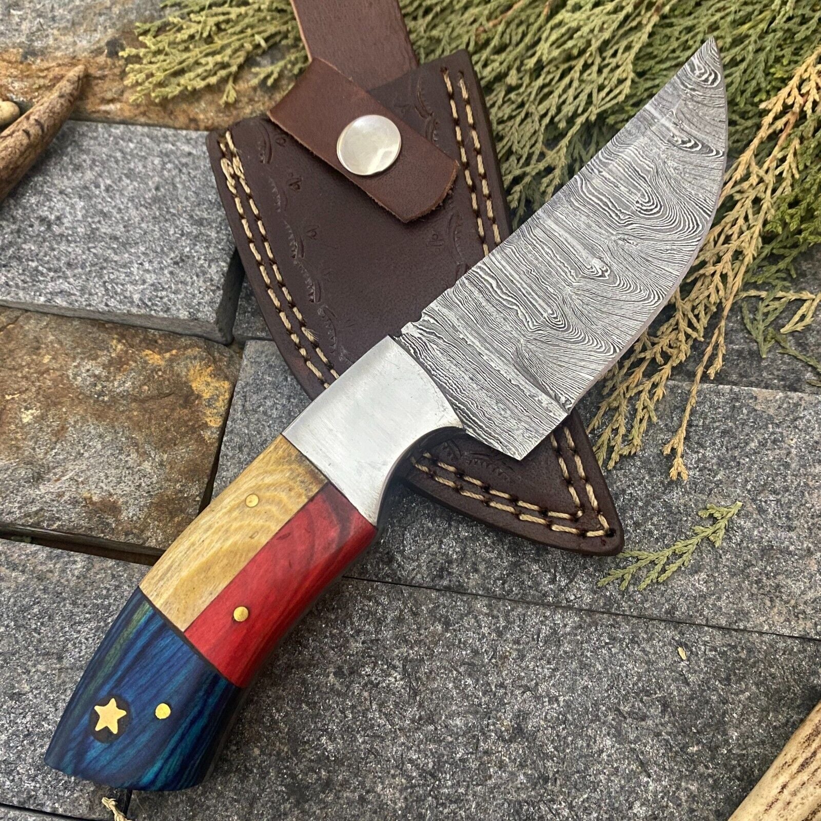 8" Damascus Steel EDC Bowie Knife – Ram Horn & Wood Handle | Handmade with Leather Sheath