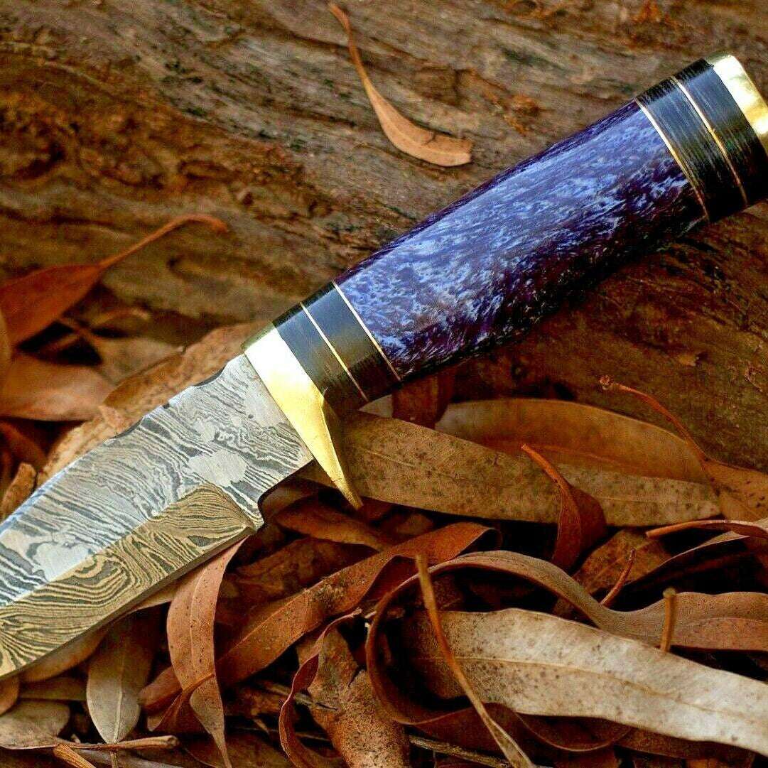 8" Handmade Damascus Bowie Knife | Resin & Brass Guard, Leather Sheath