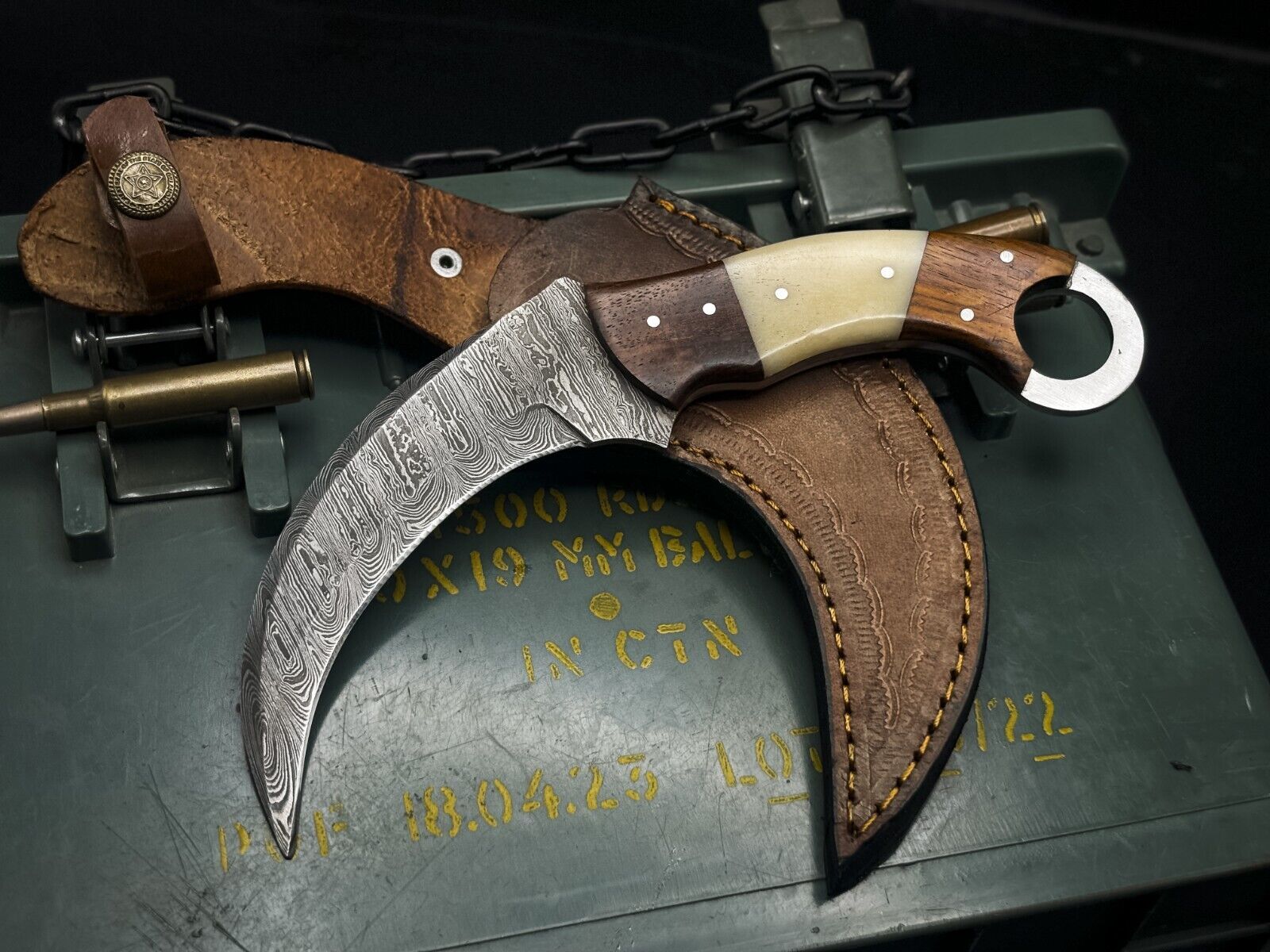 8" Handmade damascus karambit Tactical karambit damascus steel with Bone Handle 