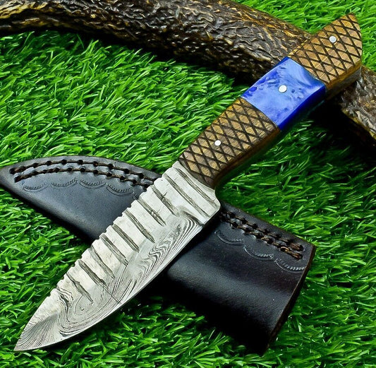 8" Heritage Forge Damascus Steel Bowie Knife – Full Tang Blade & Resin-Wood Handle