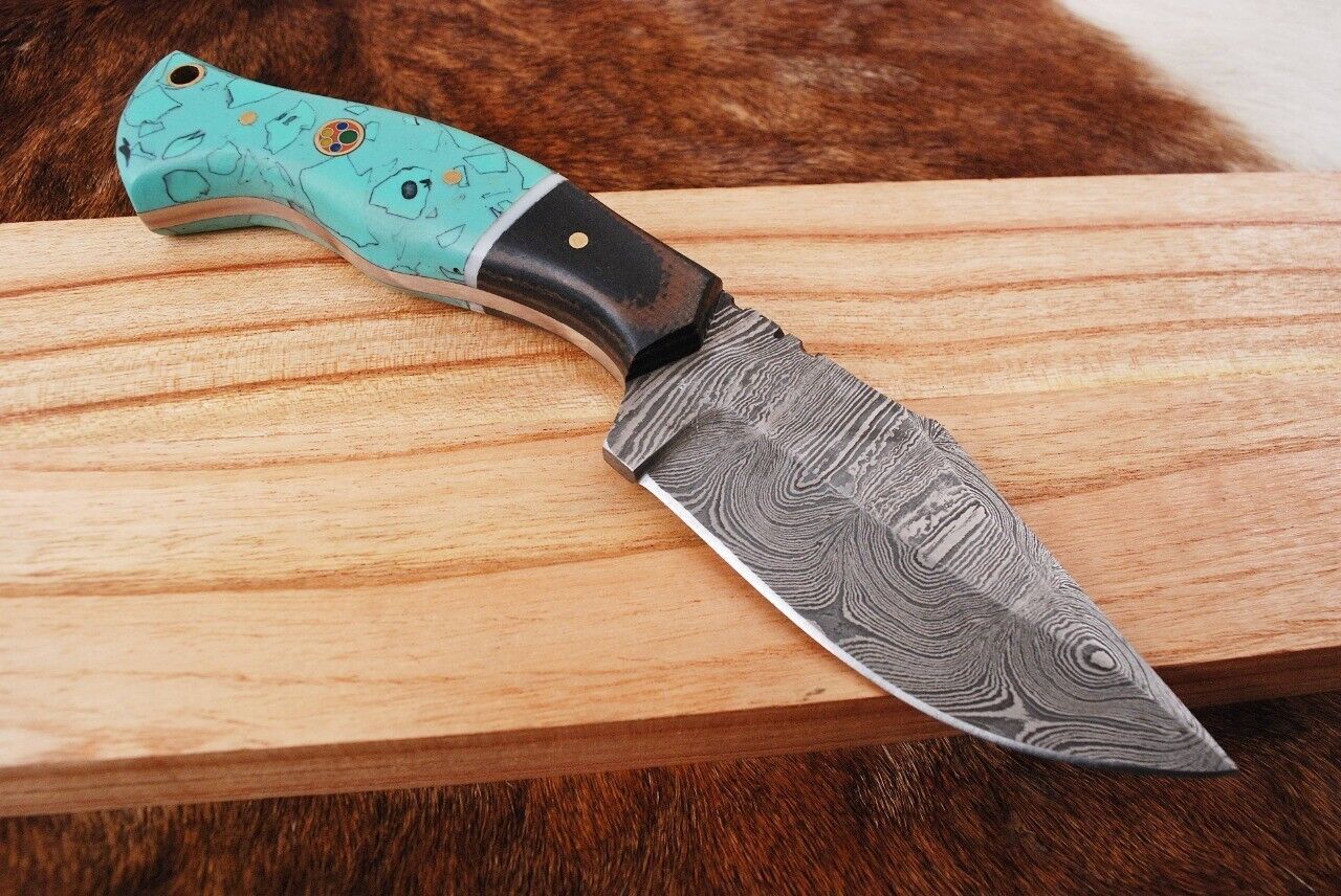 8 Inch Full Tang Damascus Hunting Skinner Knife – Handmade with Leather Sheath