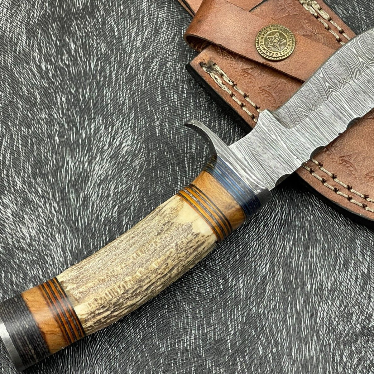8 Inch Handmade Damascus Hunting Knife with Stag Horn and Hardwood Handle