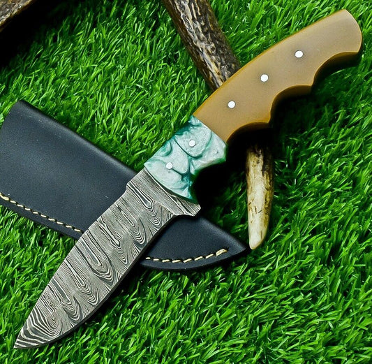 9.0" Custom Handmade Damascus Steel Bowie Knife – Resin Handle & Leather Sheath