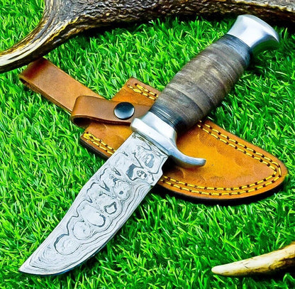 9.5 Inch Damascus Steel Bowie Knife with Leather and Hardwood Handle
