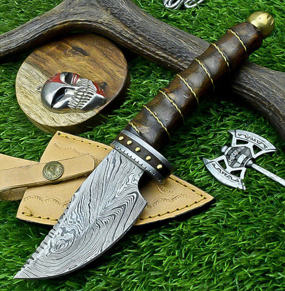 9.5 Inch Handmade Damascus Bowie Knife with Wood Handle for Hunting