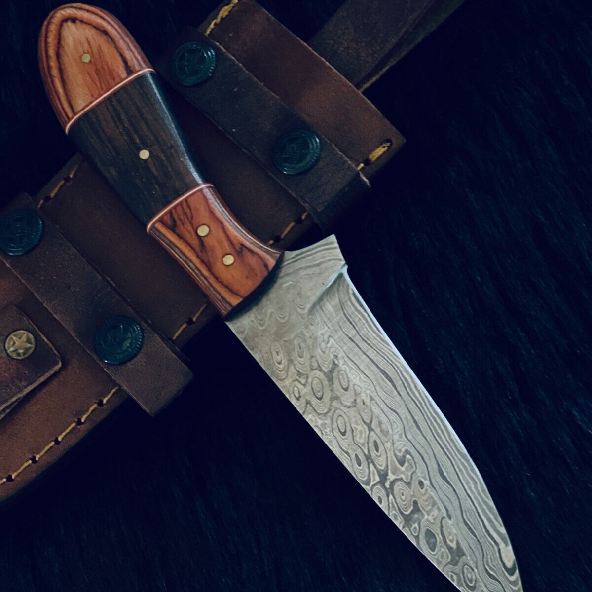 9.5 Inch Rain Drop Damascus Skinner Hunting Knife with Camel Bone and Wood Handle