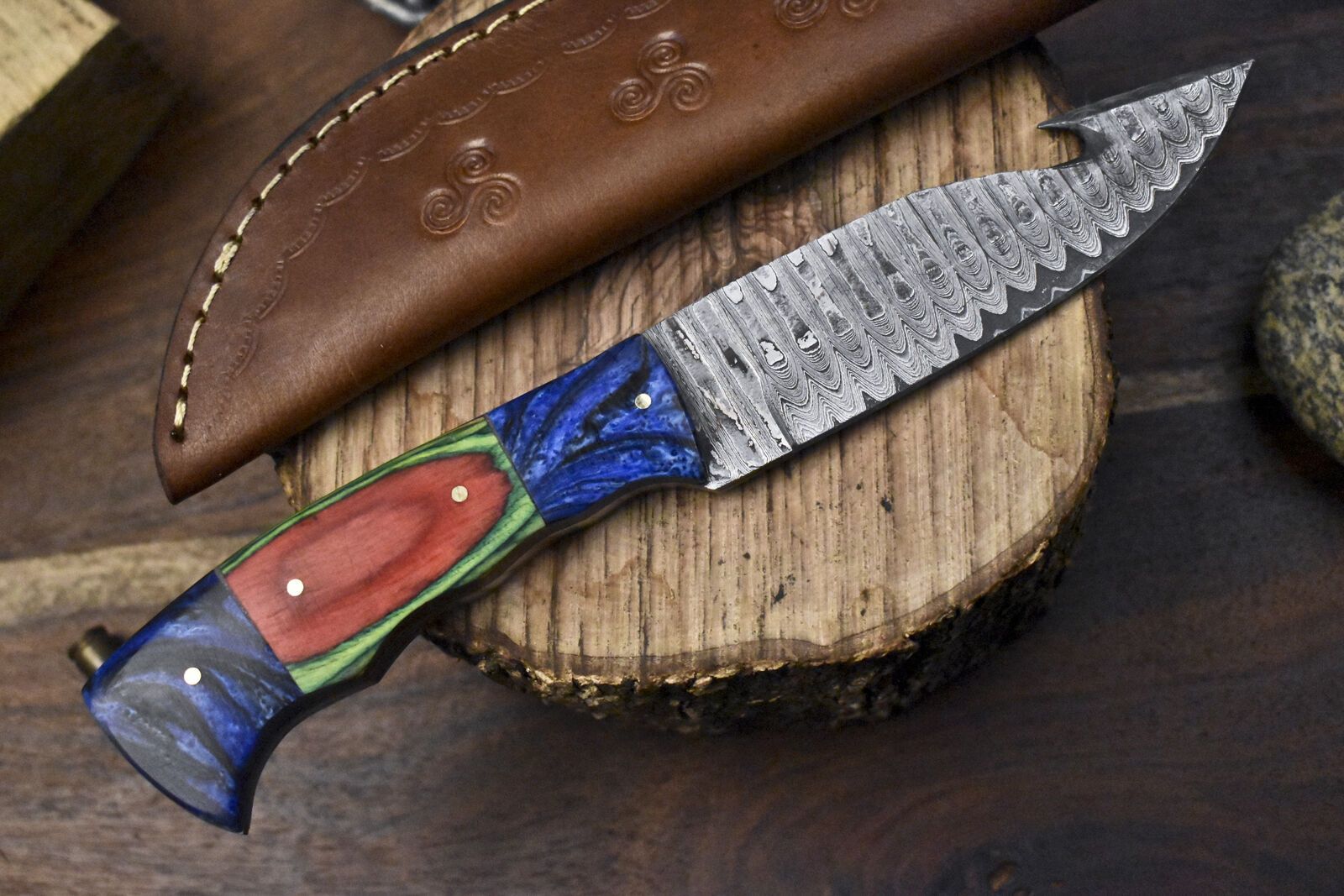9.5 in Forged Skinner Knife w/Gut Hook Ladder Damascus Hard Wood Outdoor