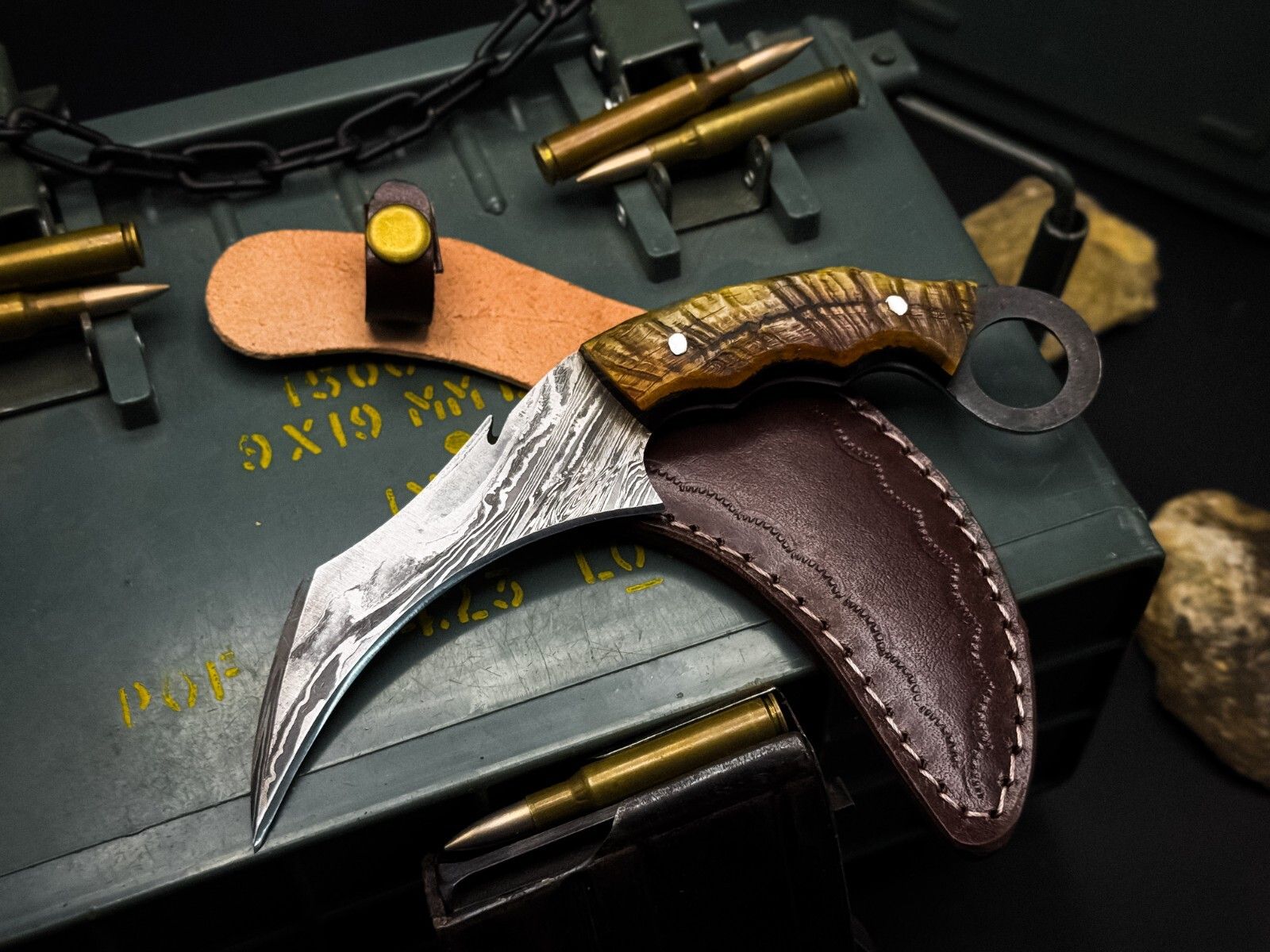 9" Handmade Damascus Karambit Knife Best Damascus Steel Karambit with Horn Handle 