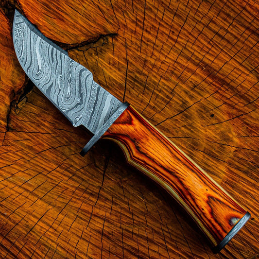 9 Inch Damascus Steel Bowie Knife with Wood Handle for Hunting and Skinning
