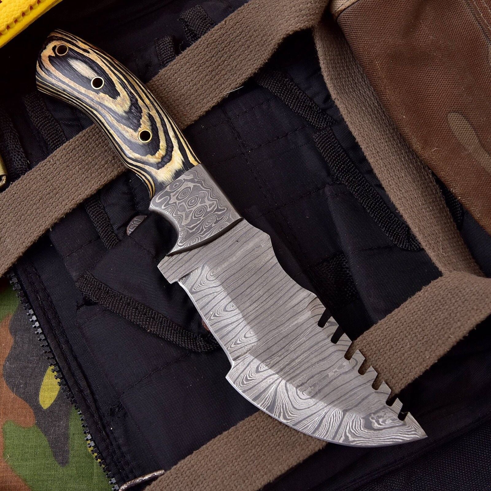 Brown Full Tang Tracker Knife – Custom Damascus Steel Hunting Blade with Micarta Handle & Sheath