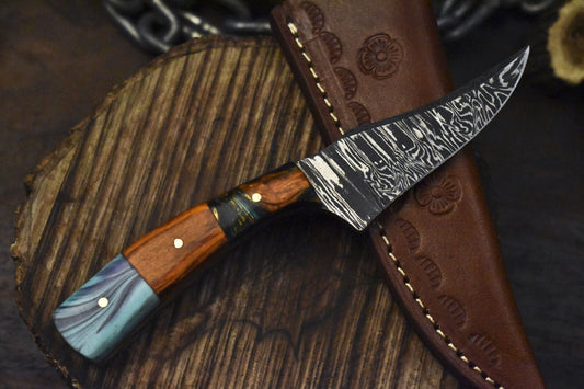 Compact Damascus Skinner Knife Twist Pattern with Mixed Material Handle – Handmade Outdoor Fixed Blade