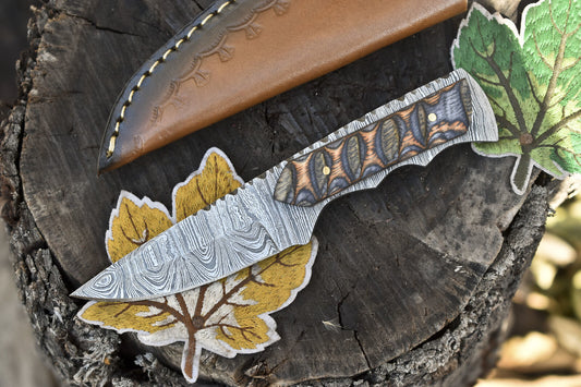 Compact Handmade Twist Damascus Skinner Knife with Hardwood Handle for Outdoor Use