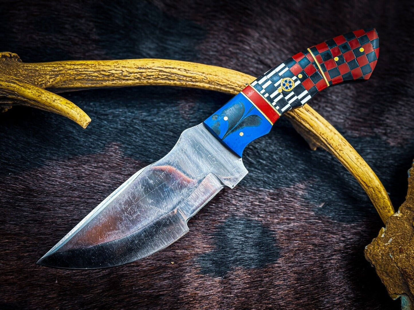 Custom Damascus Hunting Knife – D2 Steel Blade with Wood Handle & Leather Sheath