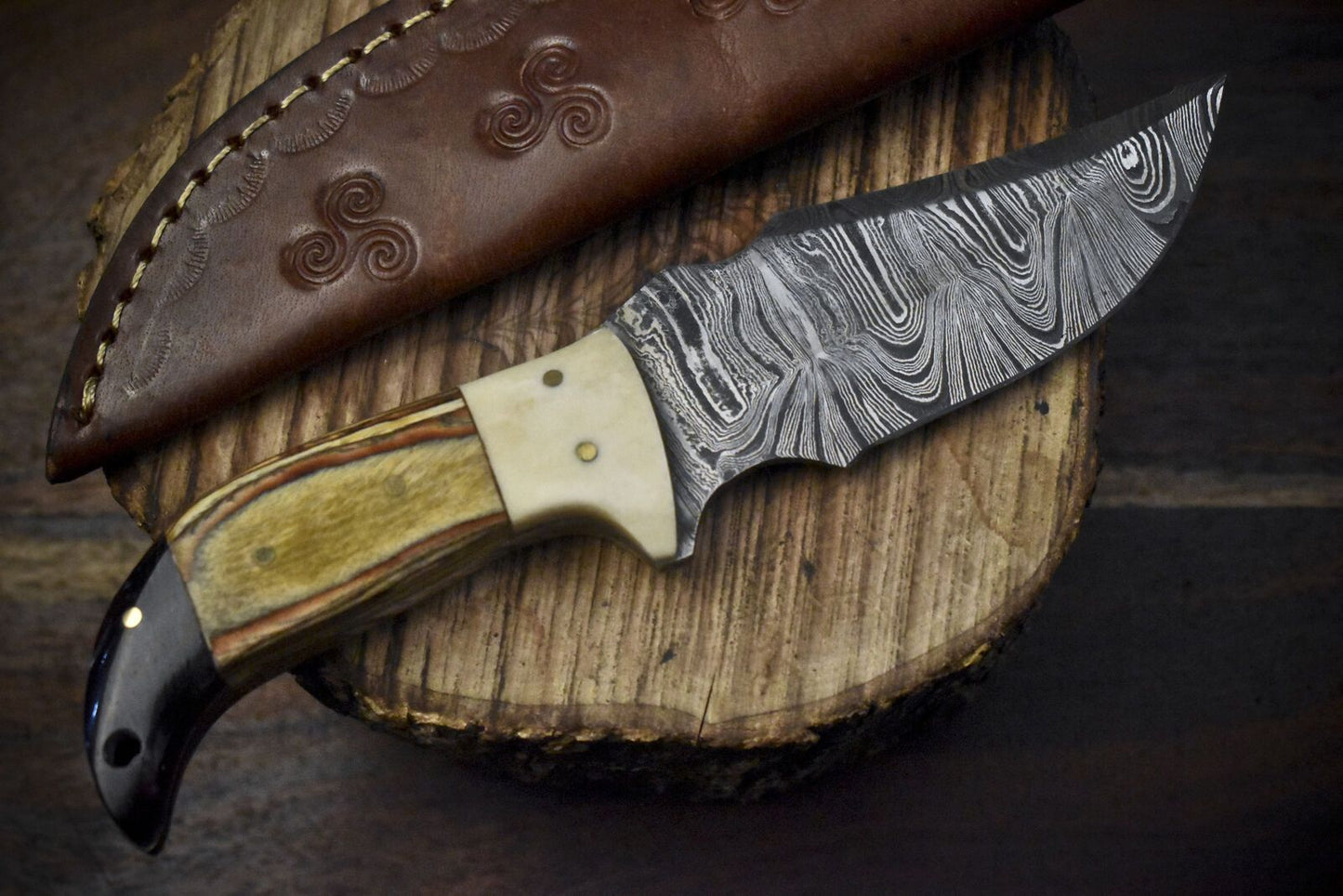 Custom Damascus Skinner Knife Twist Pattern Hardwood Handle Camping Limited Edition