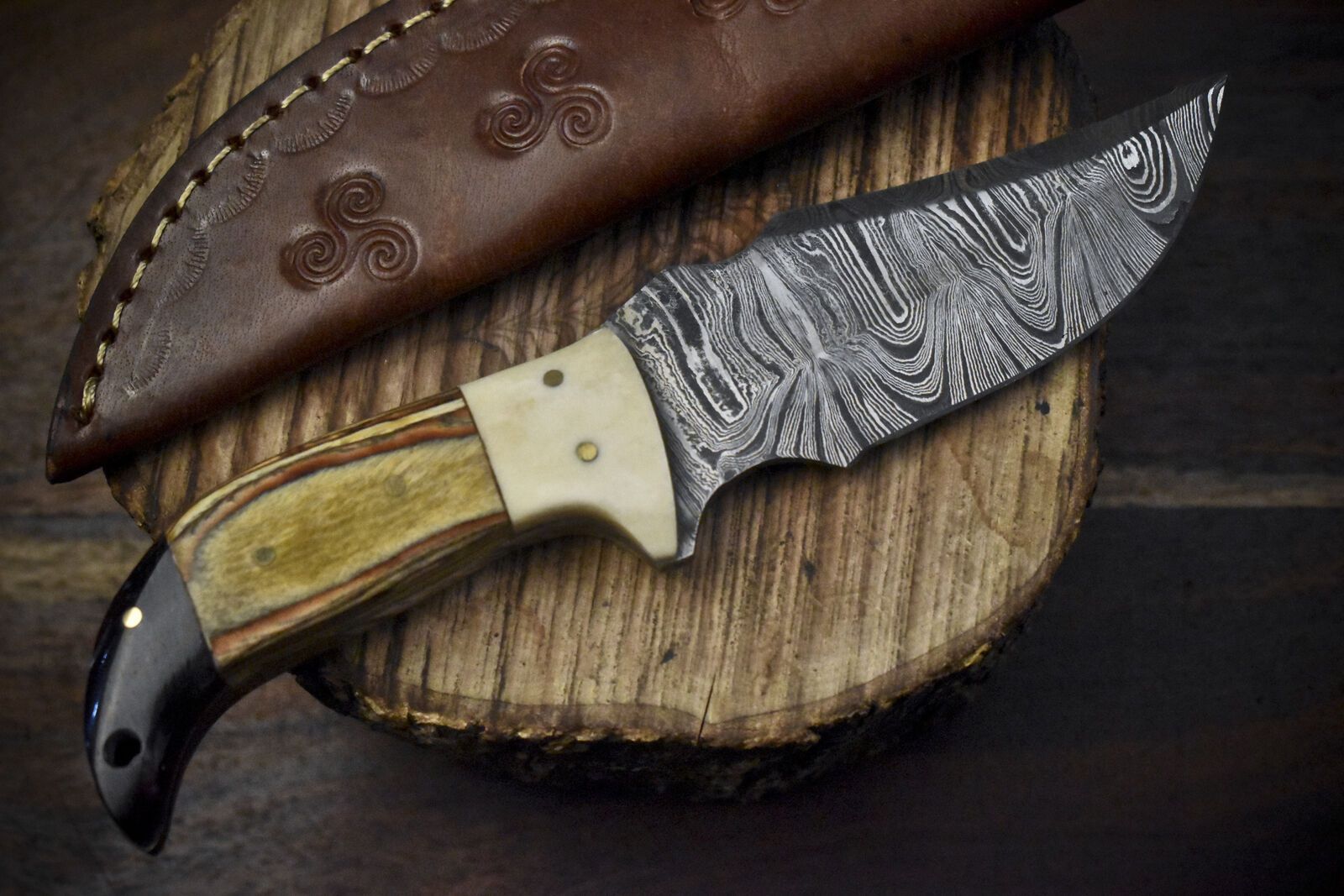 Custom Damascus Skinner Knife Twist Pattern Hardwood Handle Camping Limited Edition