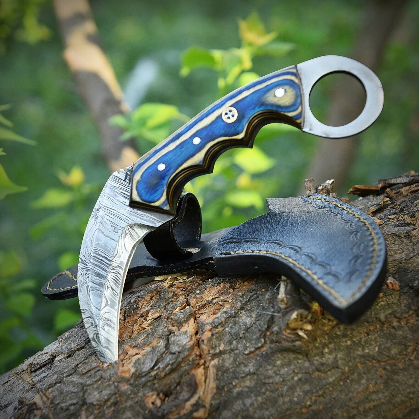 Custom Forged Damascus Karambit Knife Damascus Steel Knife with Wood Handle 