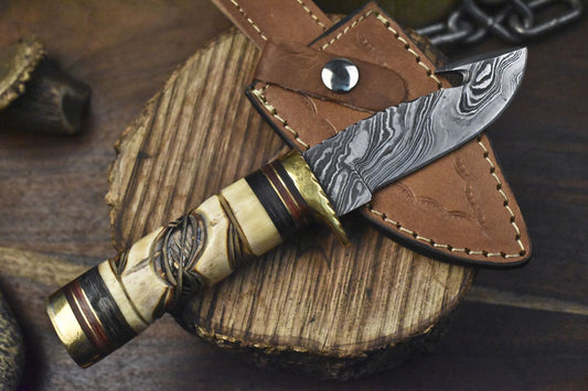 Custom Forged Damascus Skinner Knife with Gut Hook and Hard Wood Handle – Twist Pattern Hunting Knife with Brass Guard