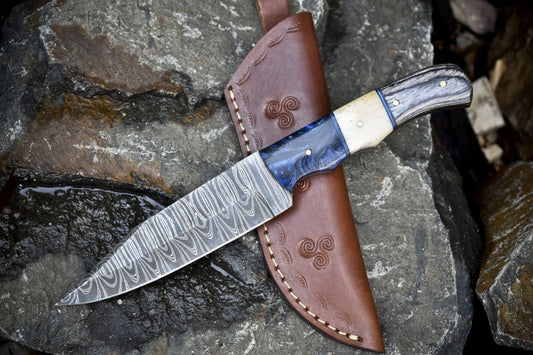 Custom Hand Forged Damascus Skinner Knife with Twist Pattern Bone and Wood Handle – Hunting Gift