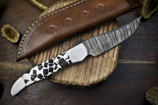 Custom Hand Forged Twist Damascus Skinner Knife Corain Handle Steel Bolster Sports Blade