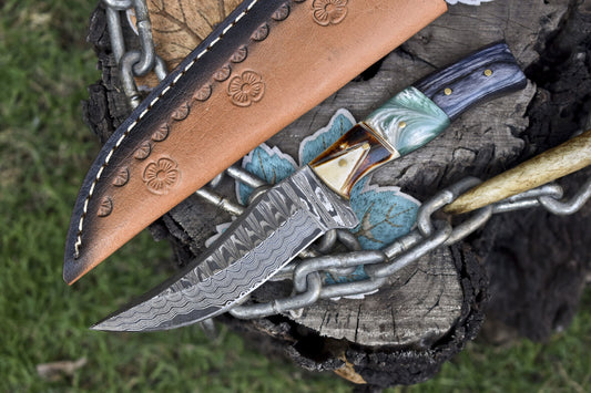 Custom Handmade Damascus Skinner Knife with Deer Horn Handle and Leather Sheath – Premium Damascus Steel Skinner Hunting Knife