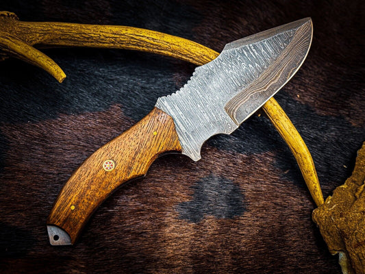 Custom Handmade Damascus Steel Skinner Knife with D2 Blade and Wood Handle