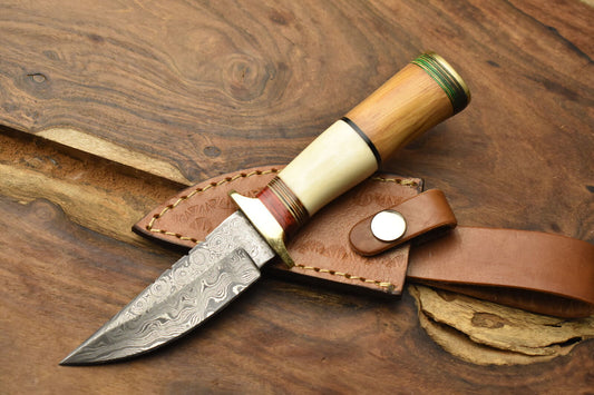 Custom Hunting Skinner Knife 8 Inch Damascus Bone Handle Brass Guard W/ Leather Sheath