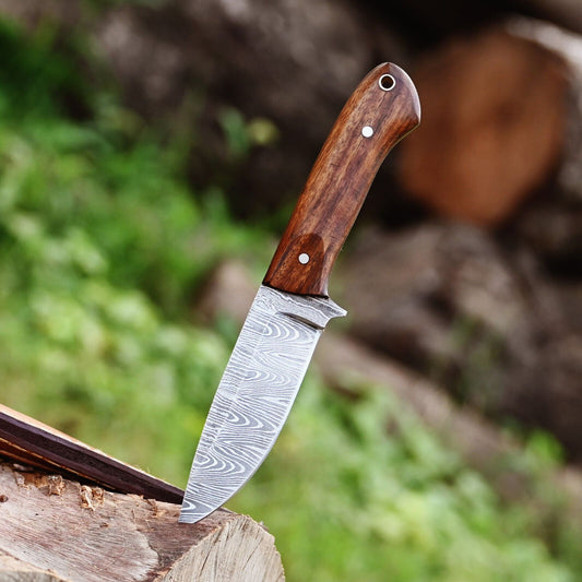Custom Made Damascus Skinner Hunting Knife Hand Forged Damascus Steel Wood Handle