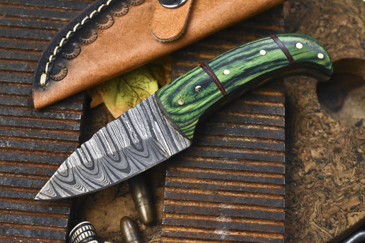 Custom Skinner Knife Twist Damascus Hard Wood Wooden Bolster Tactical Knife with Leather Sheath