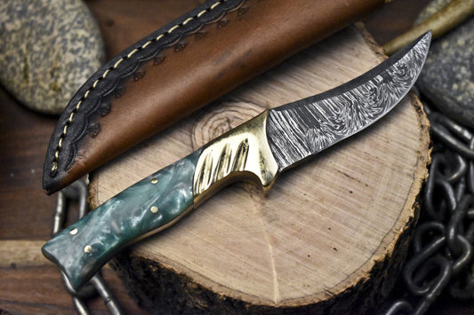 Custom Twist Damascus Skinner Knife with Corian Handle and Brass Guard – 8 Inch Hunting Knife