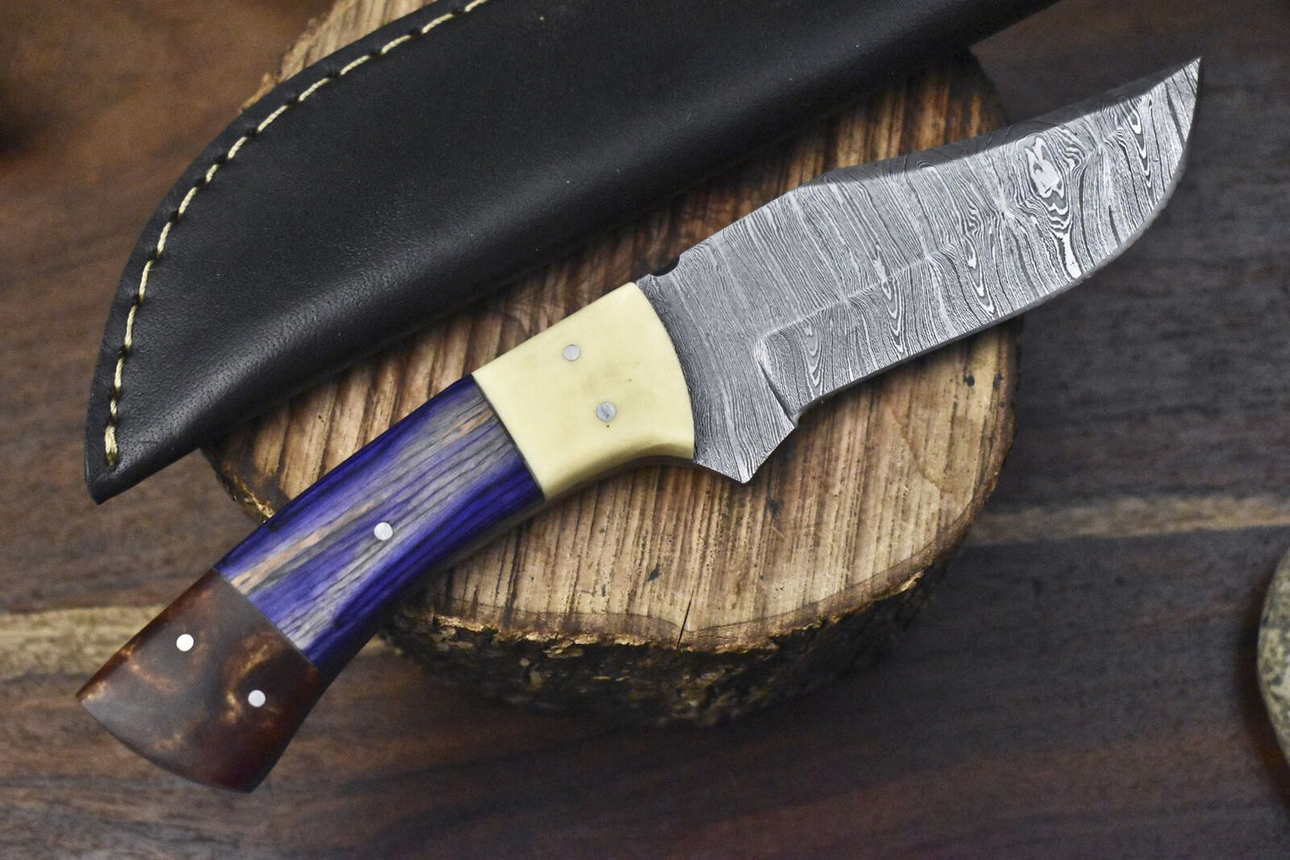 Custom Twist Damascus Skinner Knife with Hardwood Handle for Camping – Limited Edition