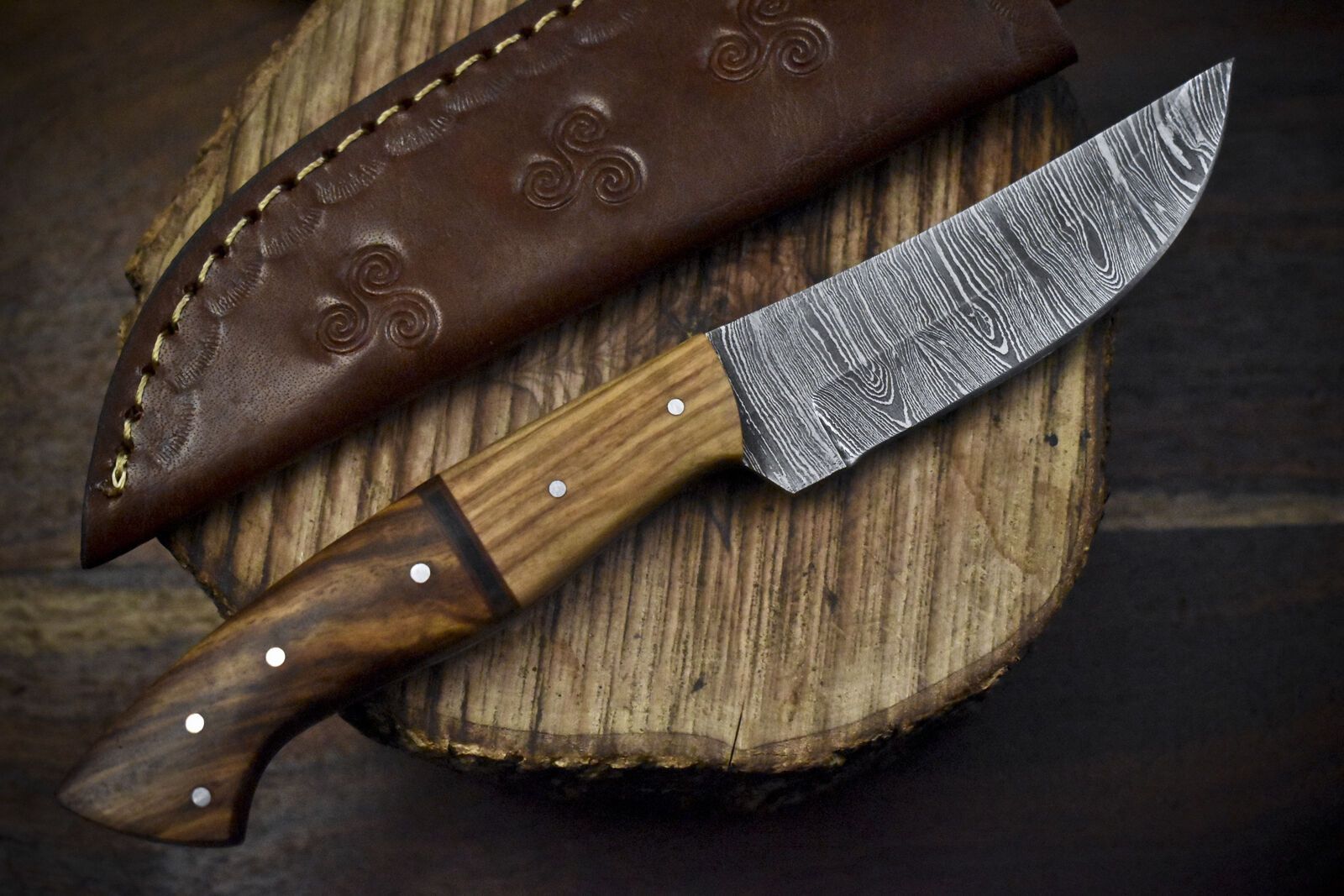 Custom Twist Damascus Skinner Knife with Walnut Wood Handle for Hunting and Sports