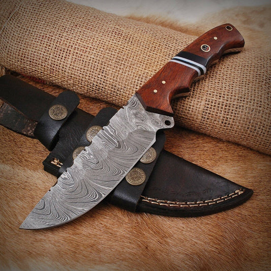 Damascus Bowie – Walnut Wood Handle, 9.5" Hand-Forged Full Tang Blade with Leather Sheath