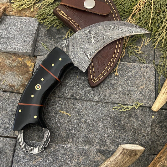 Damascus Karambit Bowie – 7" Handmade Hunting Knife with Bull Horn Handle & Leather Sheath