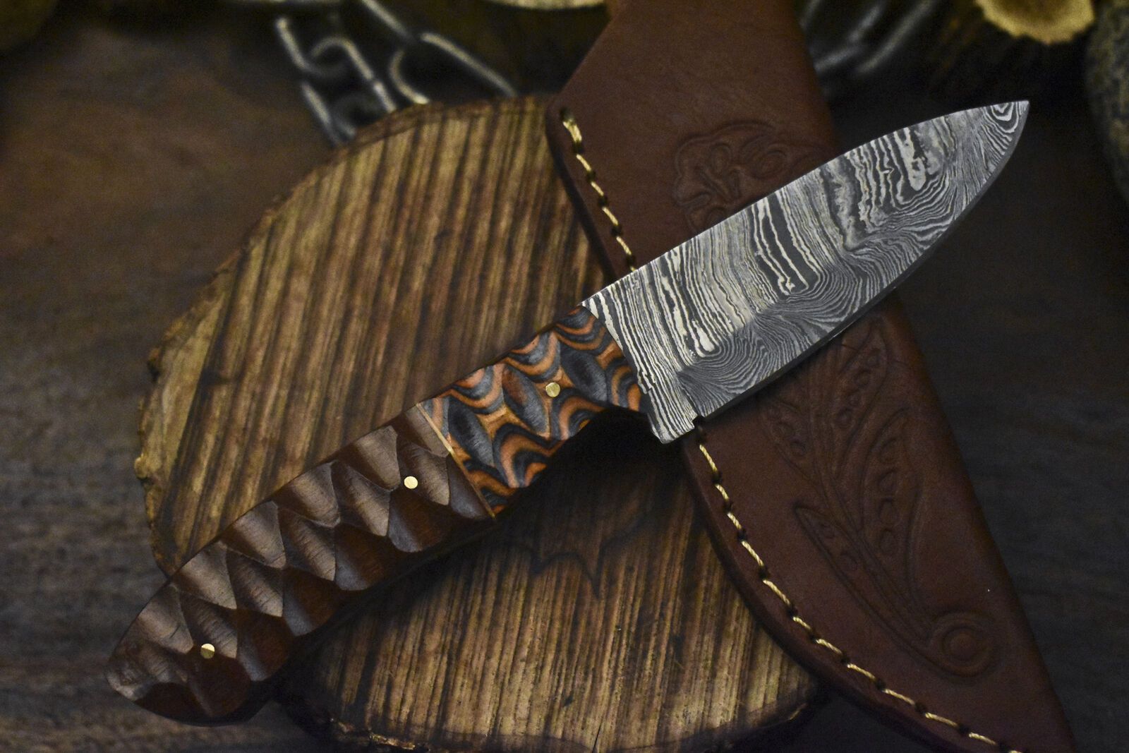     Damascus Skinner Knife Twist Pattern with Walnut Wood Handle and Wooden Bolster – Unique Hunting Gift