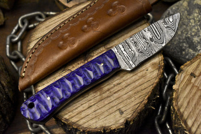  Damascus Skinner Knife with Walnut Wood Handle EDC Hunting Blade