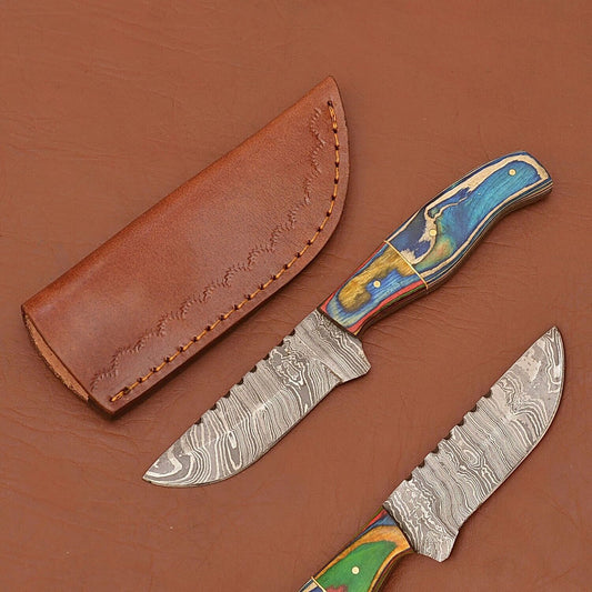 Forged Damascus Steel Camping Skinner Knife with Wood Handle for Hunting and Survival